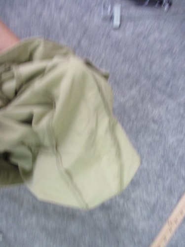 Fabletics Mens The Only Pant Medium Khaki 32x31 Performance Golf Zip Pockets - Picture 17 of 18