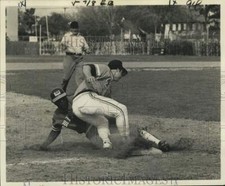 1977 Press Photo University of Miami Versus Tulane Baseball Action, New Orleans