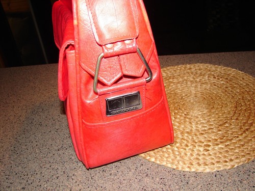 Vintage Red Samsonite Adjustable Shoulder Travel Bag W/Zipper Lock 14" x14" Nice - Picture 8 of 16