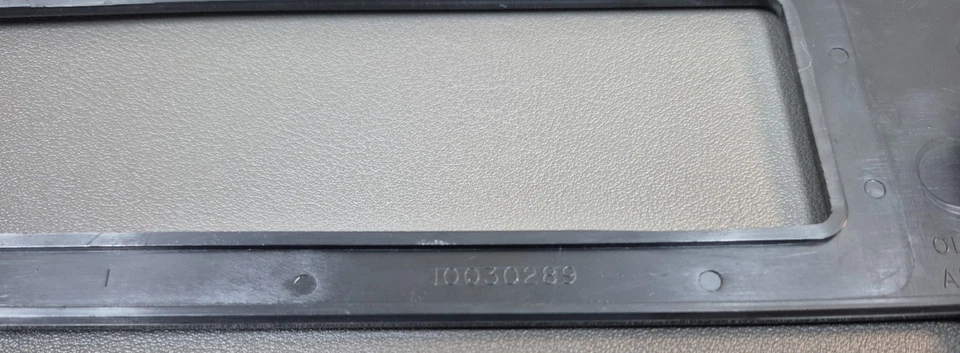 1987-92 Pontiac Firebird Trans Am Radio Center Console Trim Bezel Plate 10030289 Foto 4 de 4