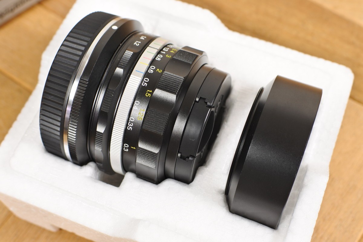 Voigtlander D35mm F1.2 Nokton MF Lens for Nikon Z Mount w/Hood