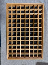 "Caja de dedales de exhibición de pared miniatura baratija de madera Tannery Lane de colección 18""x 12"""