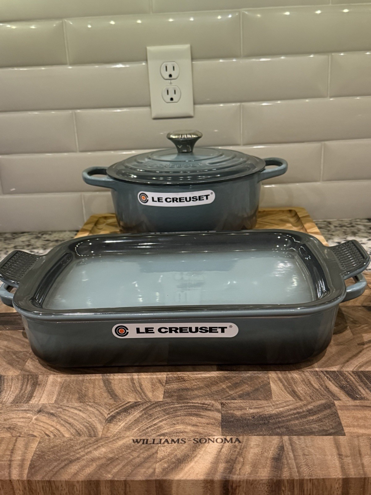 Le Creuset Signature Enameled Cast Iron Round Dutch Oven 4 1/2 Qt~Ocean Bundle