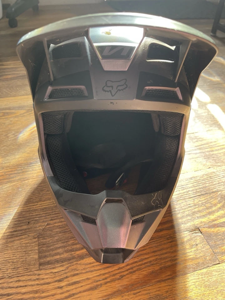 Casco de carreras Fox edición limitada VI talla mediana negro púrpura Foto 2 de 4