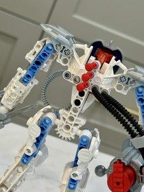 LEGO Bionicle Toa Mahri Set 8915 TOA MATORO + 2 McD&rsquo;s Minis: Toa Kongu & Kalmah*