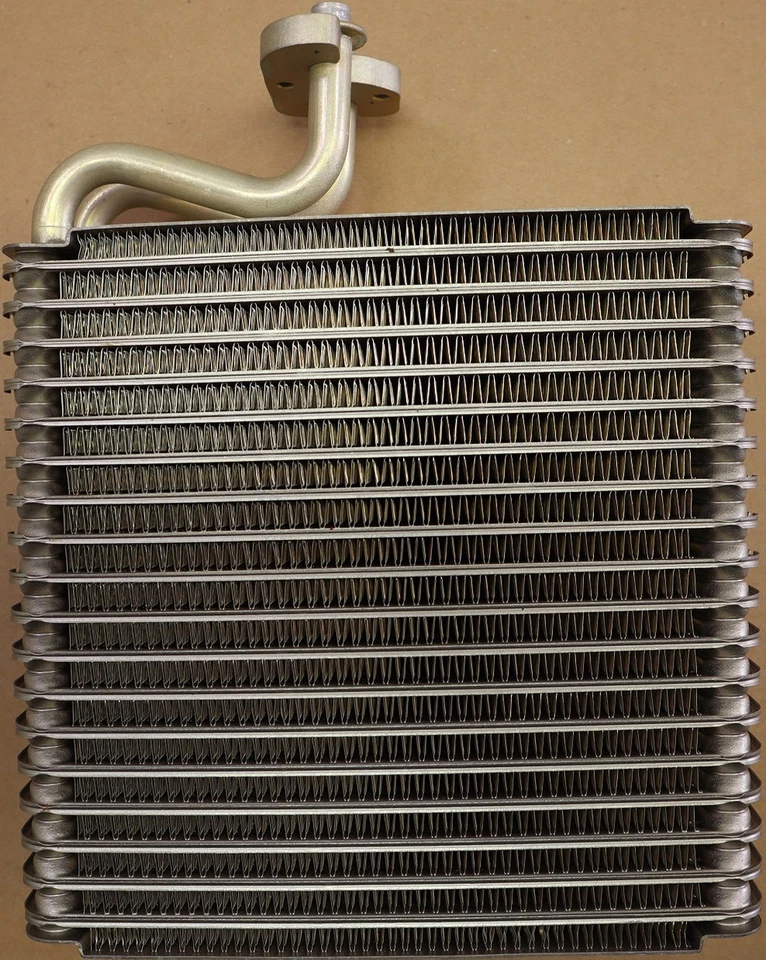 Núcleo evaporador Geo 90-91 Storm 1,6 L aire acondicionado 94380552 GM OEM Foto 2 de 4