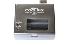 Caricabatteria MH71 MH 71 originale Nikon Coolpix x batterie AA Ni-MH Charger