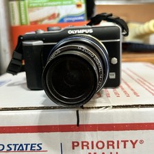 Olympus PEN E-PL1 Mirrorless Digital Camera 3x Zoom 14-42mm Lens Black