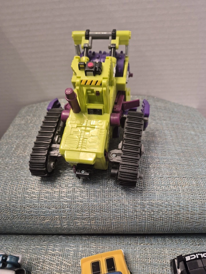Vintage Transformers Max-con Scavenger, Bumble Bee, Barricade, Rider X Brawn - Image 2 of 4
