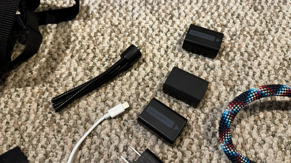 Sony A6000 24.3 MP Mirrorless Digital SLR Camera with 16-50 mm Lens OSS- White I - Image 4 of 4