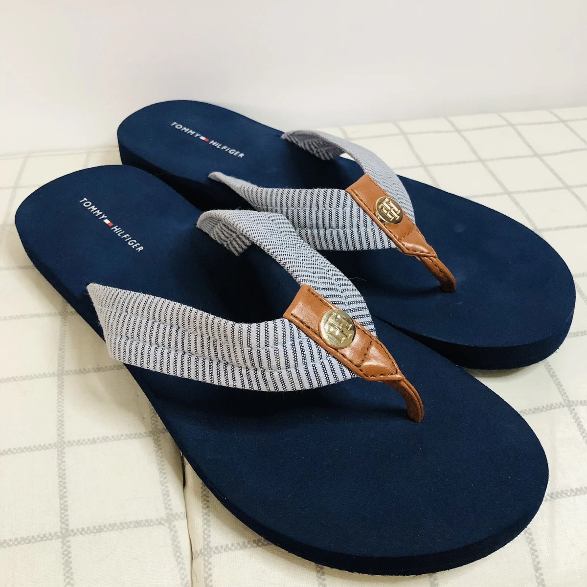 Tommy hilfiger navy blue flip flops hotsell