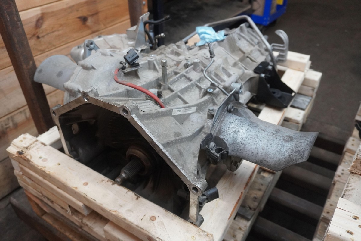 6-Speed Auto Dual Clutch Transmission w/Transfer Case 086300042R