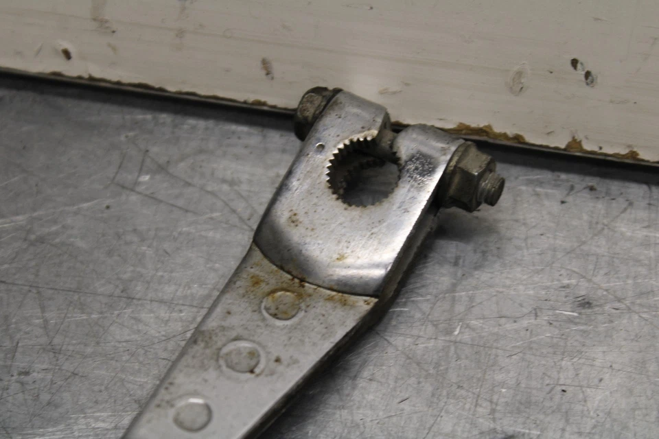 Honda Shadow 500 VT500C 1985 pinza de freno trasera con soporte de montaje BB615 Foto 3 de 4