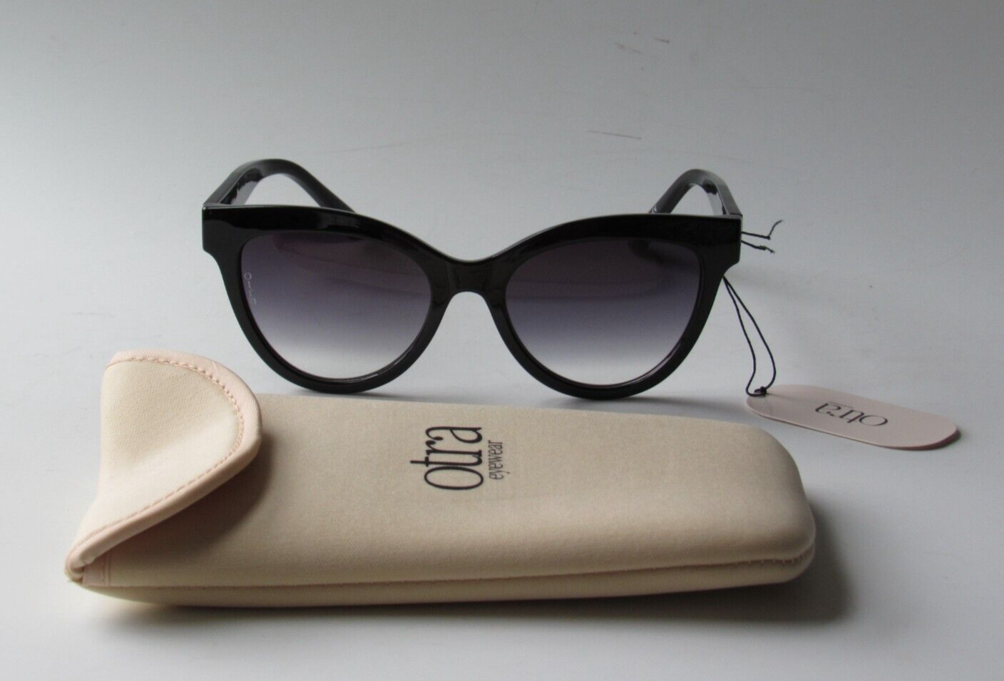 Lola Women’s BPA-Free Black Cat Eye Sunglasses with Case-image