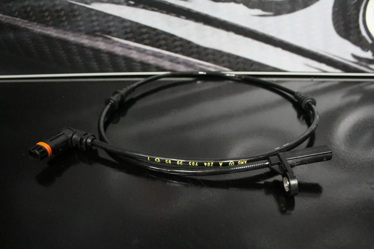 Genuine Mercedes Benz W204 C Class C63 Front Wheel ABS Speed Sensor A2049053005