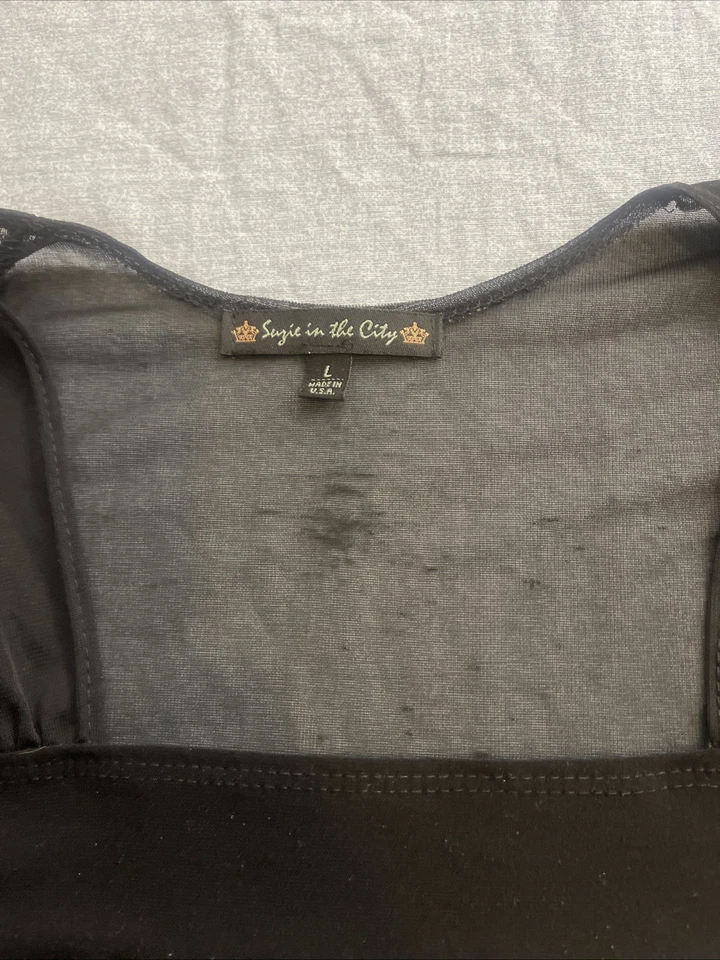 Top grande negro Suzie in the City malla transparente manga larga cuello cuadrado Foto 2 de 4