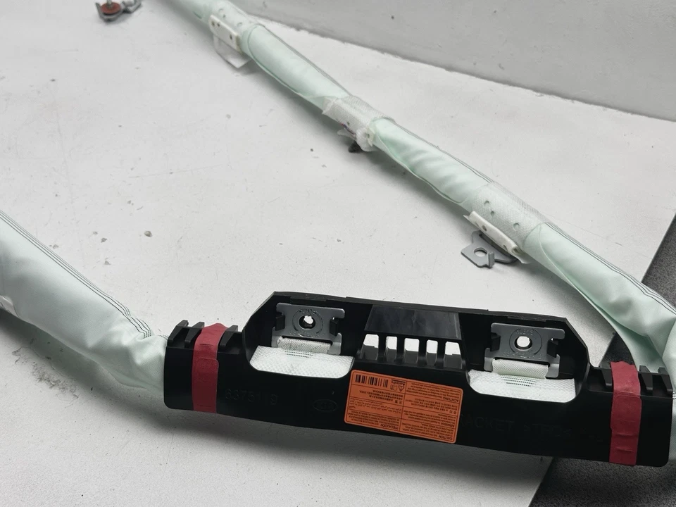 KIA STINGER 2018-2023 OEM RIGHT PASSENGER ROOF SWITCH ASSEMBLY - Image 2 of 4