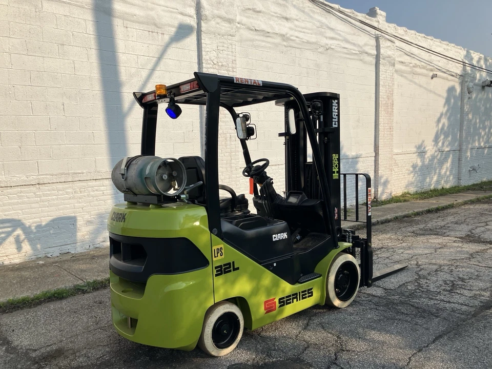 2023 Clark 6500 LB Forklift With Side Shift Triple Mast 4 Ways LPS - Image 4 of 4
