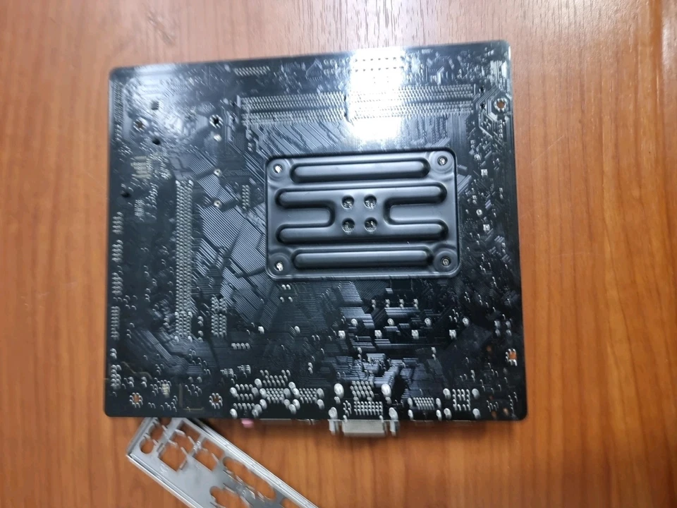 ASRock A520M-HDV Socket AM4 AMD Scheda Madre - 90-MXBE50-A0UAYZ - Immagine 4 di 4