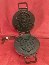 Vintage Vitantonio Mickey’s Waffler Mickey Mouse Disney Waffle Maker Iron Works!