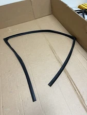 2020 Acura TLX 2.4L Right Front Side Door Window Channel Run Seal Glass OEM