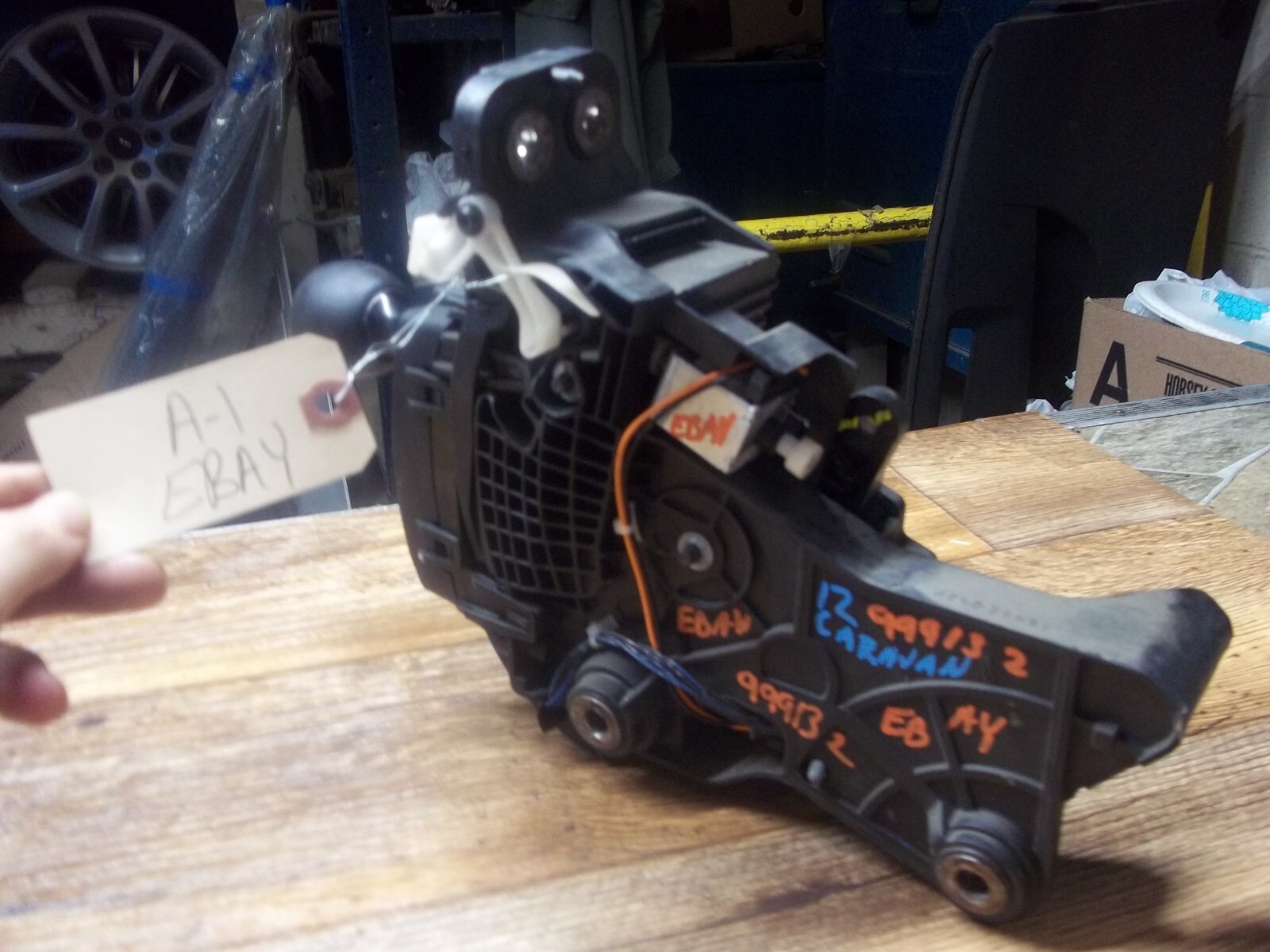 1120 DODGE CARAVAN 1116 TOWN & COUNTRY AUTOMATIC TRANSMISSION FLOOR