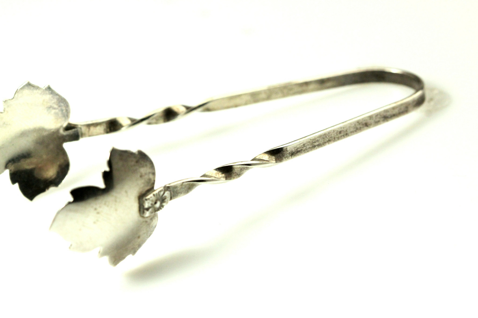 Antique Raimond 925 Sterling Silver Maple Leaf Sugar Tongs 9g (ANT2962