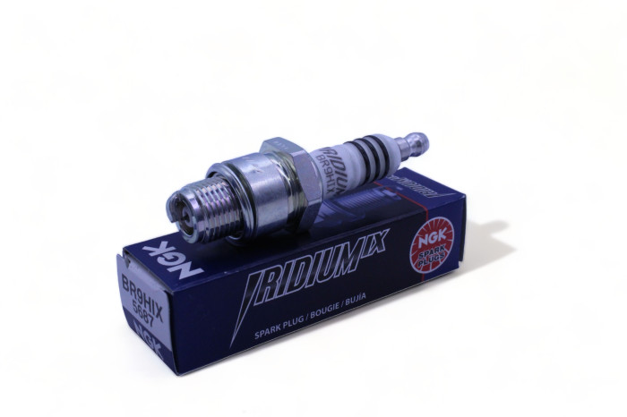 NGK NGK 5687 BR9HIX IRIDIUM IX SPARK PLUG 5687
