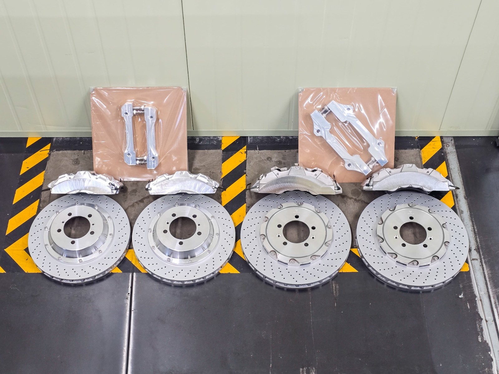 BIG BRAKE KIT FRONT 8P (405×34) + REAR 4P (380×31) / BMW M3 F80 (20" 21" WHEEL)