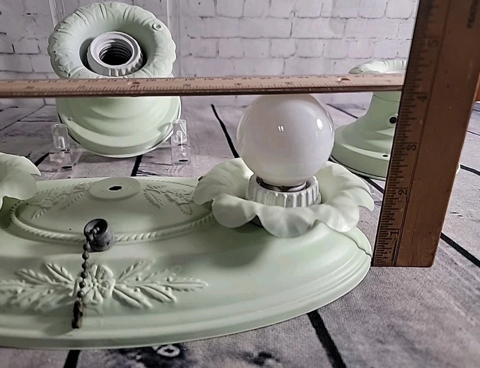 Antiguo accesorio de techo Art Nouveau de montaje empotrado de 2 luces con 3 bombillas individuales a juego Foto 4 de 4