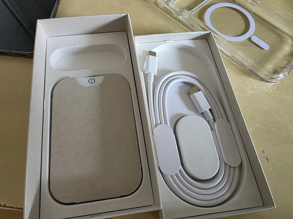 Google Pixel 10 Pro 5G 16GB 128GB Moonstone Ohne Simlock WIE NEU - Bild 3 von 4