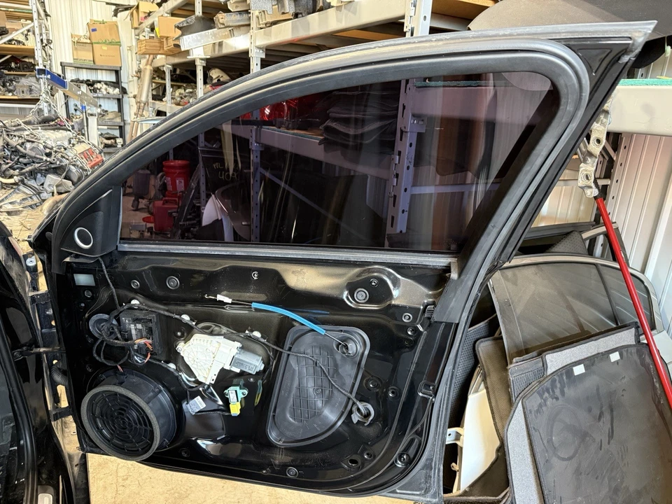 AUDI A4 S4 2009 2010-2016 PUERTA DELANTERA DERECHA DEL LADO DEL PASAJERO FABRICANTE ORIGINAL - LY9B negro Foto 4 de 4