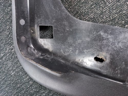BMW 7-Series E38 Original Front Left Mud Flap Cover OEM 82.19-9402933 - Picture 13 of 17