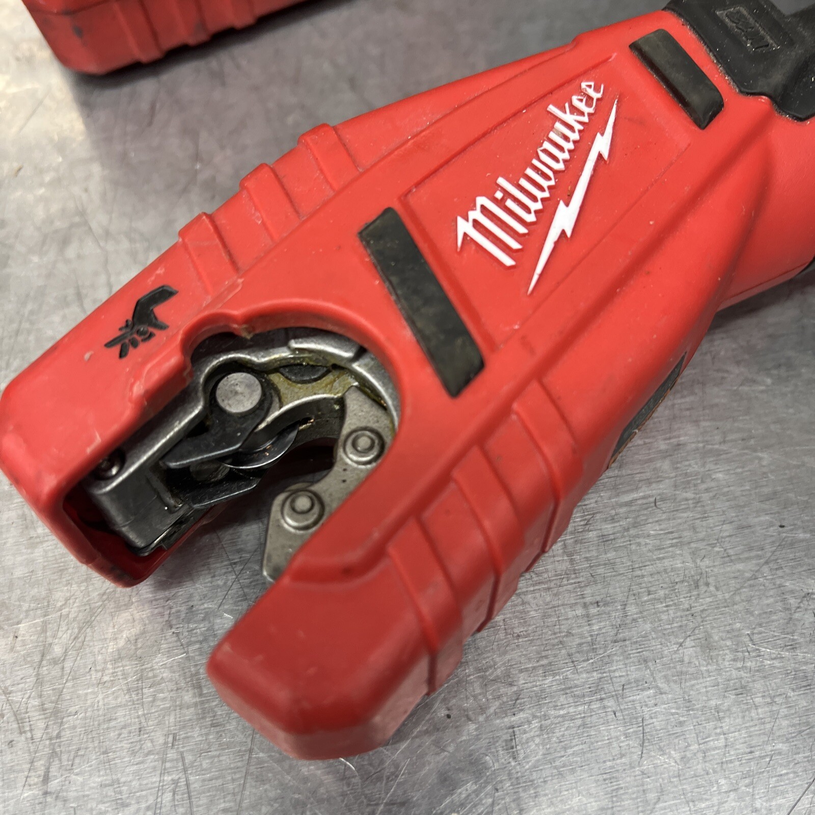 Milwaukee 247120 M12 Cordless Copper Tubing Cutter Tested And Working eBay