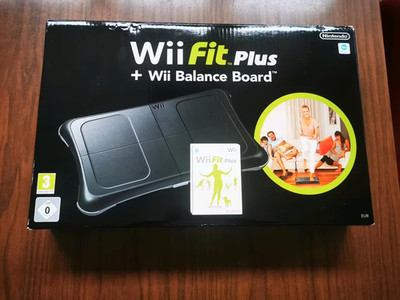 Wii Fit Plus + Balance Board + Spiel Sehr guter Zustand mit OVP