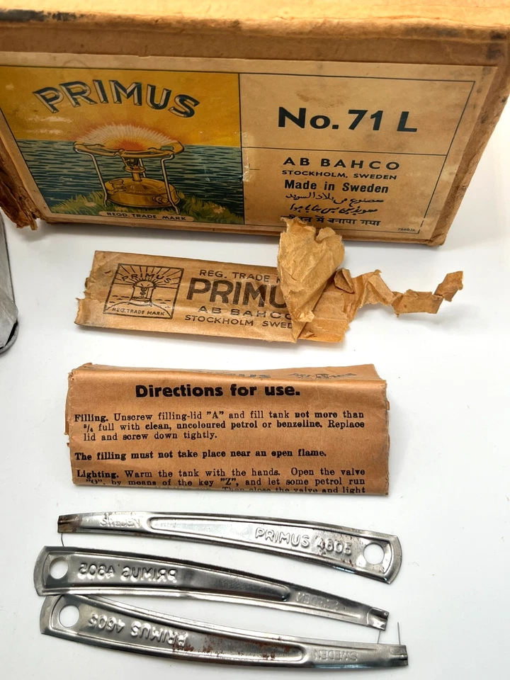 Vintage PRIMUS No. 71L Camp Stove Original Box w Metal Windscreen Papers & Key - Image 2 of 4