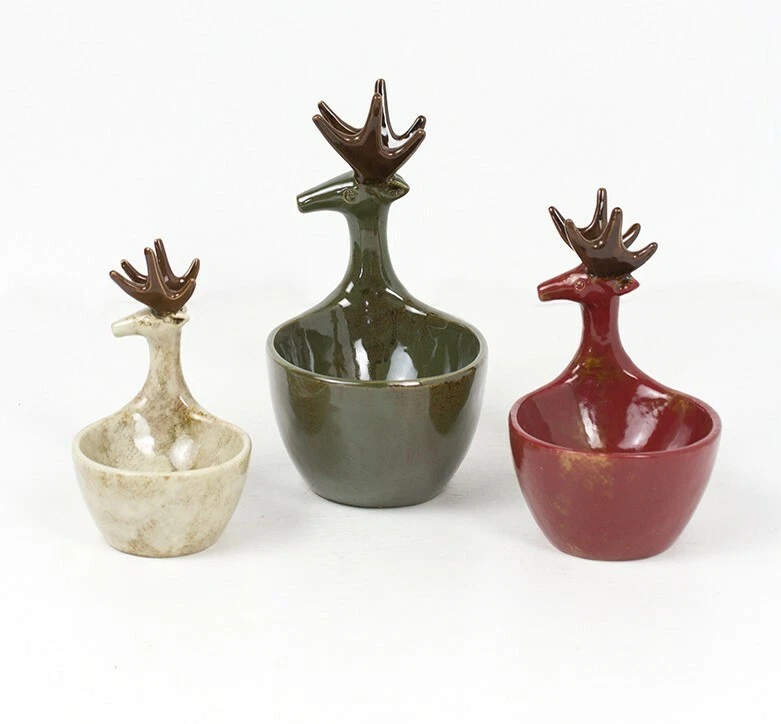 Adorable Juego de Tres Cuencos de Cerámica para Ciervos Rojo Verde Blanco Reno Plato de Vacaciones Foto 4 de 4