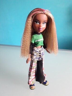 ''BRATZ DOLL'', ''MGA'' SASHA ''Tokyo a Go-Go'', modello 2004, altezza 25 cm.