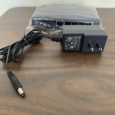 Dynex DX- EHB4 Version 3.0 DC Power External 4 Port 10Mbps 10Base-T Ethernet Hub