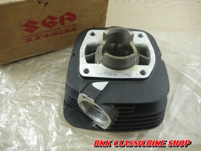 NOS SUZUKI RM100 1976-78 Cylinder //  P/N 11210-41600  // GENUINE JAPAN