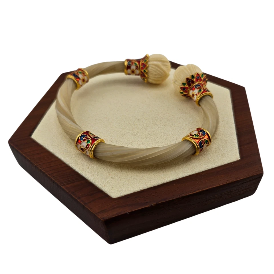 Ornate Thai Sukhothai Enamel Cuff Bracelet, Gold Plated 925 Silver, Hand-Carved - Image 3 of 4