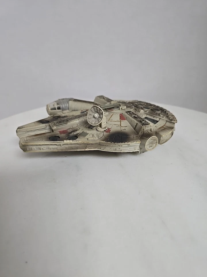 Star Wars Millennium Falcon Battle Damage Hasbro 2002 LFL Micro Machines 7 inch - Image 4 of 4