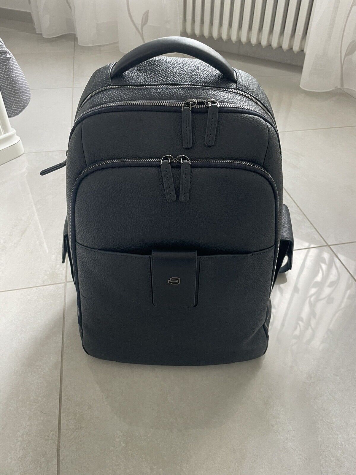 Foto 1 di 8