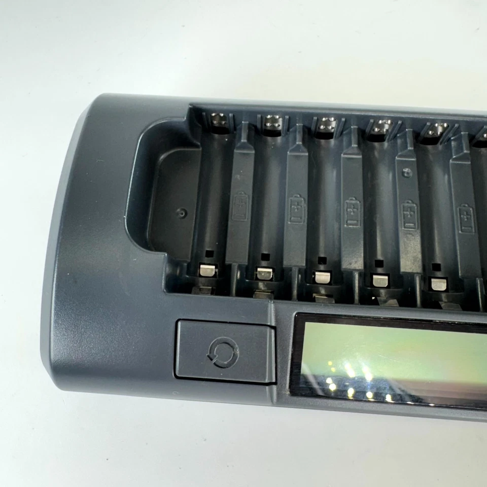 Powerex Maha MH-C800S 8 Cell AA/AAA NiCD Batteries Quick Charger Black 1000mA - Image 2 of 4