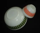 PYREX - 2 - #401, 404 Red & Green DOT Mixing, Nesting bowls - 1 1/2 PT. & 4 QT.