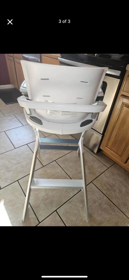 4moms Connect Highchair, One-Handed Magnetic Tray Attachment , White/Grey - Image 3 of 3