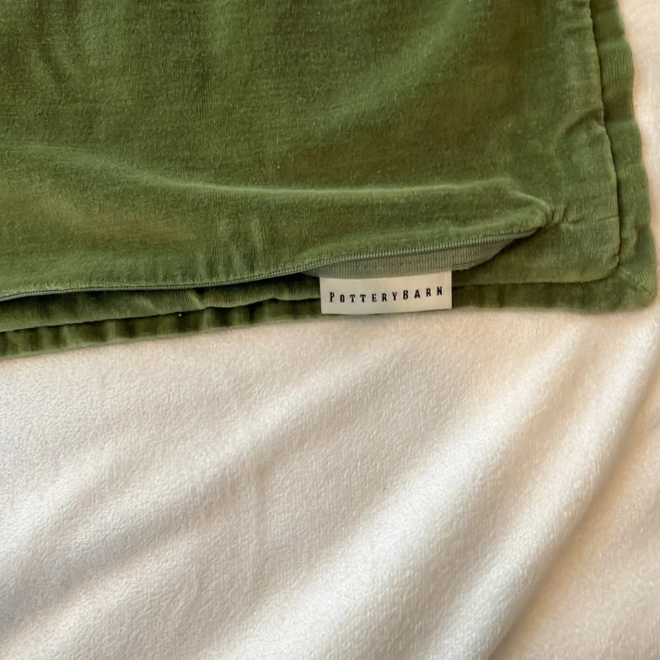 Funda de Almohada Pottery Barn Cuadros 24" X 24" Terciopelo Cierre de Cremallera Trasera Foto 4 de 4