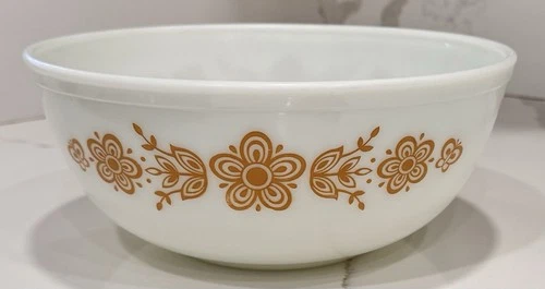 Vintage PYREX Mixing Bowl - Butterfly Gold 404 4qt Made In USA