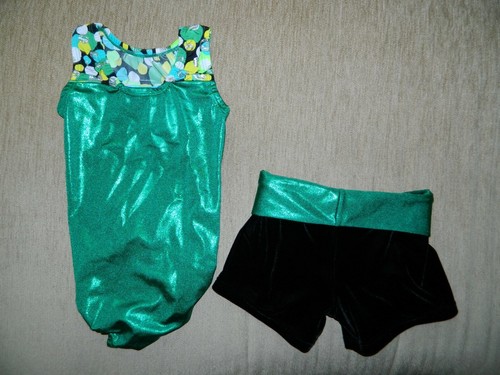 Pantalones Cortos de Gimnasia o Danza Verde Leotardo y Verde y Negro para Niñas Talla Grande - Imagen 2 de 3