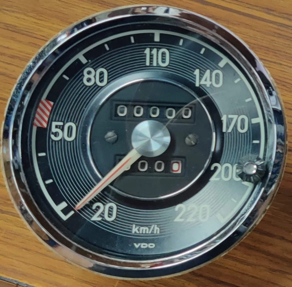 Mercedes Benz 280sl Speedometer. Works properly. The hoop is not perfect Foto 2 de 4